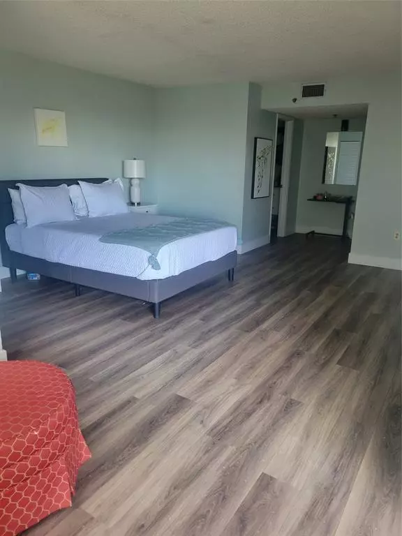 Lauderhill, FL 33319,3940 Inverrary Blvd #407-A