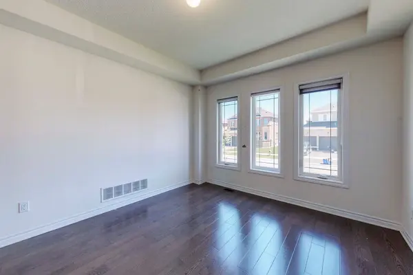 Brock, ON L0K 1A0,12 Mccaskell ST