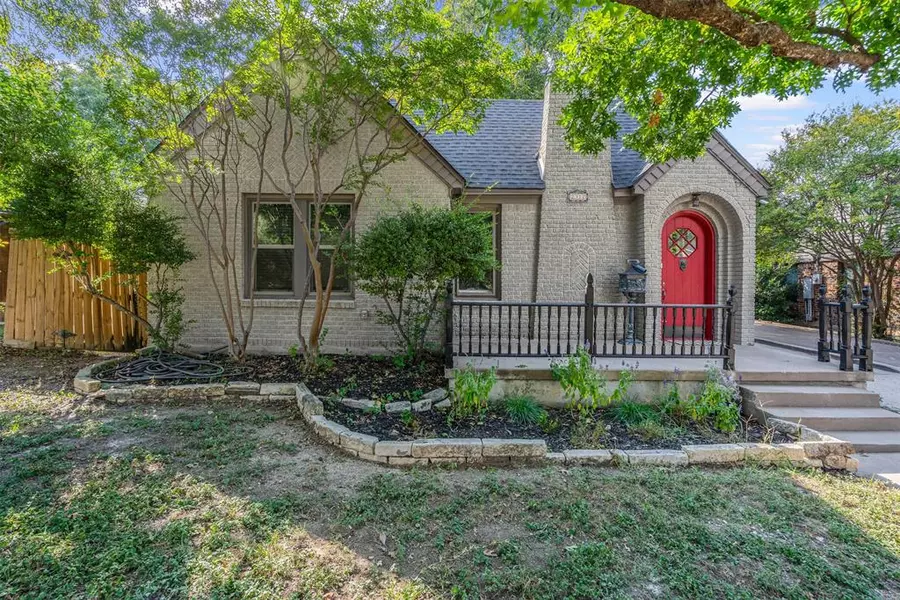 2312 Carleton Avenue, Fort Worth, TX 76107