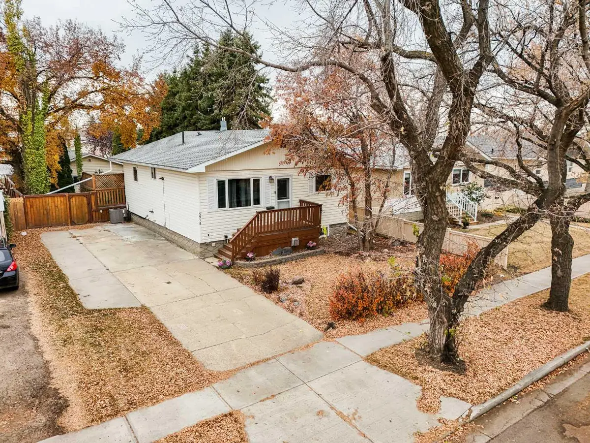 5218 45 ST, Camrose, AB T4V 1E9