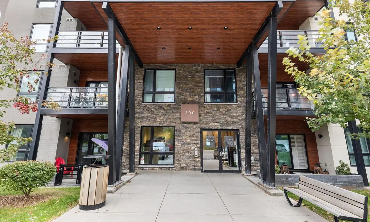 Barrie, ON L4N 9Y4,300 Essa RD #603