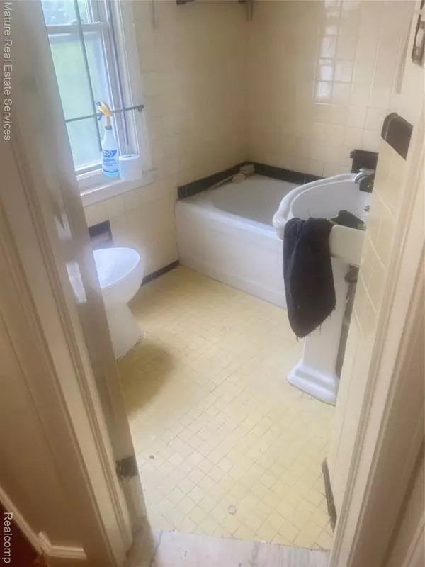 Detroit, MI 48235,16172 Cruse ST