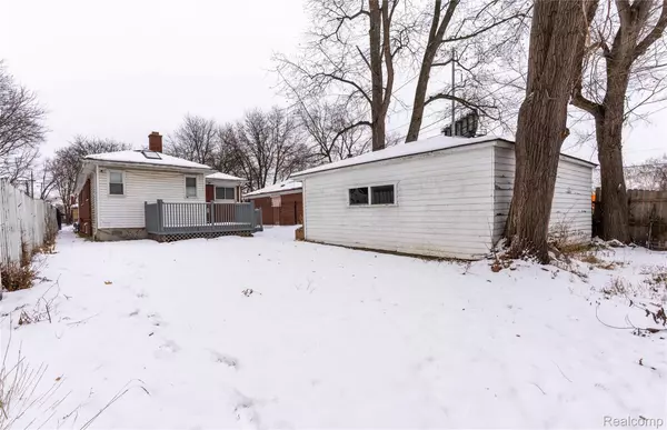 Detroit, MI 48227,12615 Mettetal ST