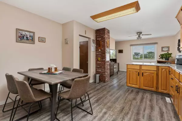 Heisler, AB T0B 2A0,307 Manning AVE