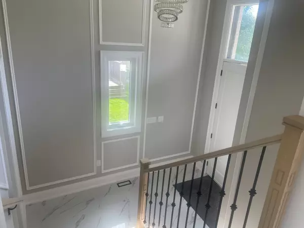 Toronto E04, ON M1L 3M3,61 Bertha AVE