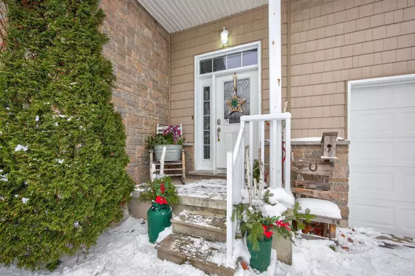 Tiny, ON L9M 0J2,61 RUE VANIER N/A