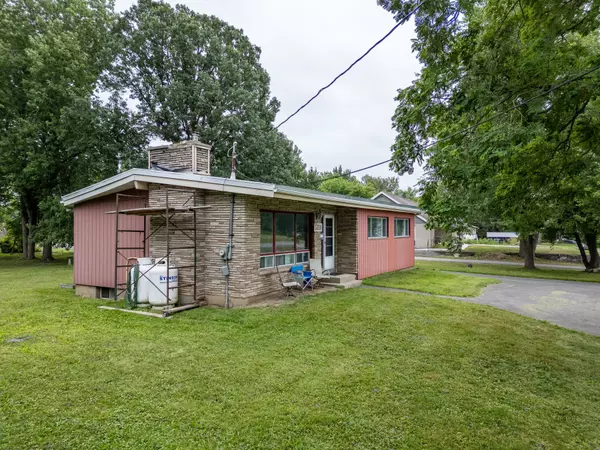 Leitrim, ON K1X 1H1,5329 Bank ST