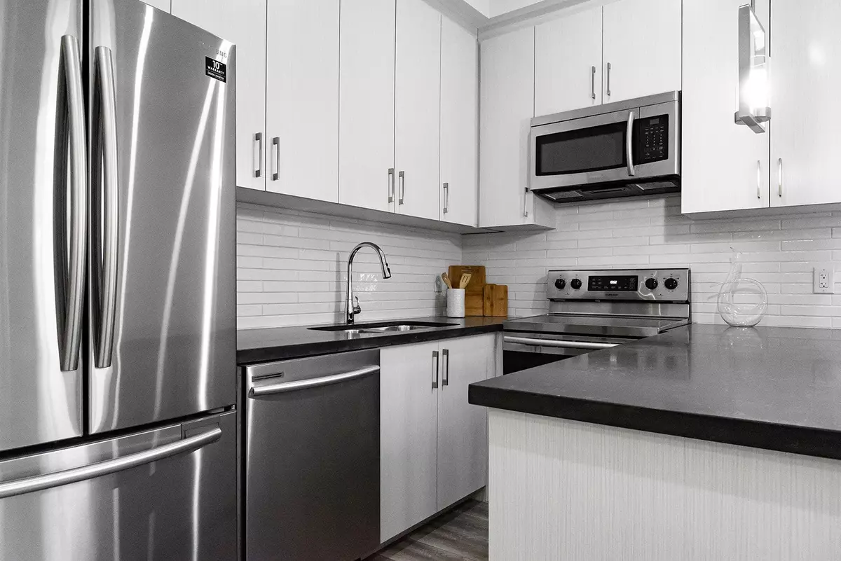 Toronto C08, ON M5J 2C1,209 Jarvis ST #4