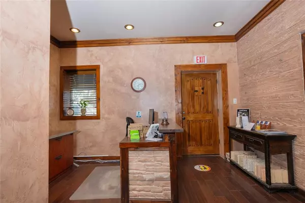 Euless, TX 76040,1203 raider Drive