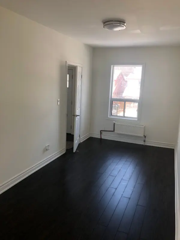 Toronto W04, ON M9N 1A8,71 Clouston AVE