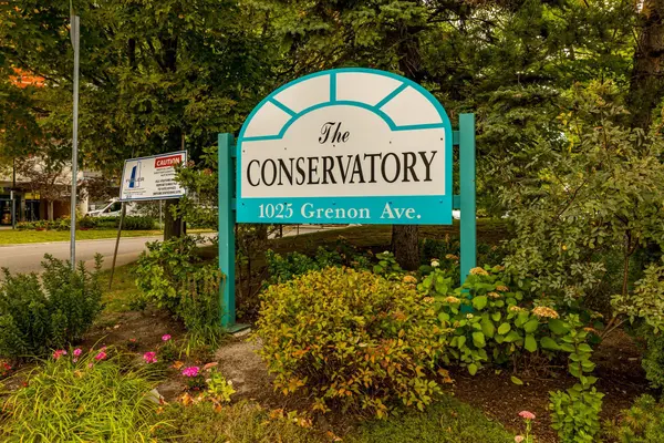 Britannia Heights - Queensway Terrace N And Area, ON K2B 8S5,1025 Grenon AVE #115