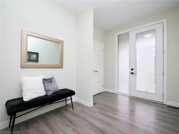 London North, ON N6H 0J7,965 Battery PARK #965