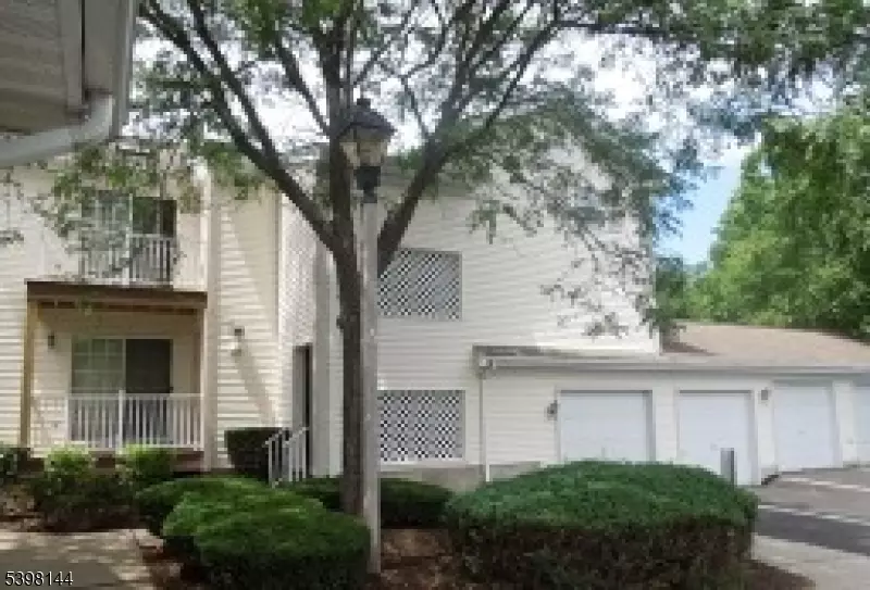 192 Potomac Dr Condo #192, Bernards Twp., NJ 07920