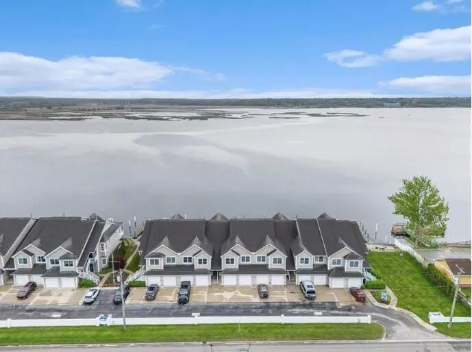 51 Arthur ST, Manistee, MI 49660