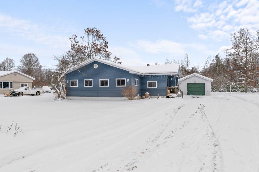 1088 Lutterworth Pines RD, Minden Hills, ON K0M 2K0
