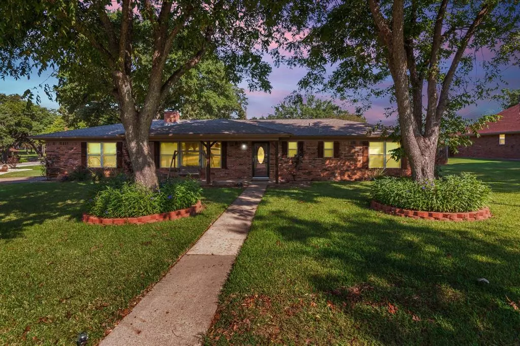 De Cordova, TX 76049,5710 Cortez Drive