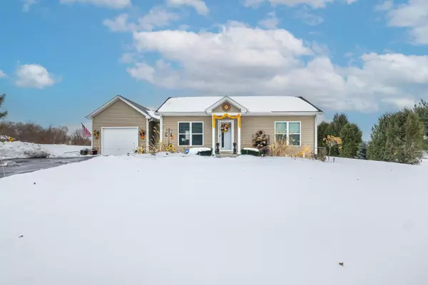 26 W Apache Trail, Galena, IL 61036