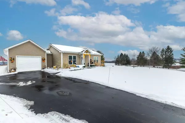 Galena, IL 61036,26 W Apache Trail