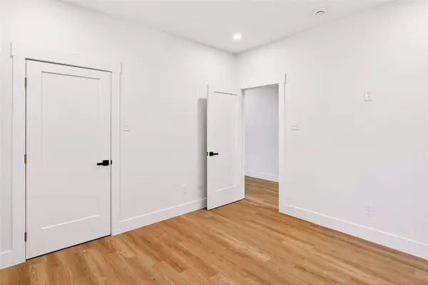 Dallas, TX 75208,439 W 9th Street #2