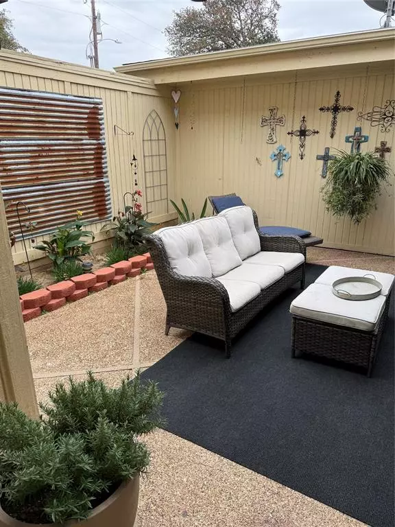 Bedford, TX 76021,2923 Shady Knoll Lane