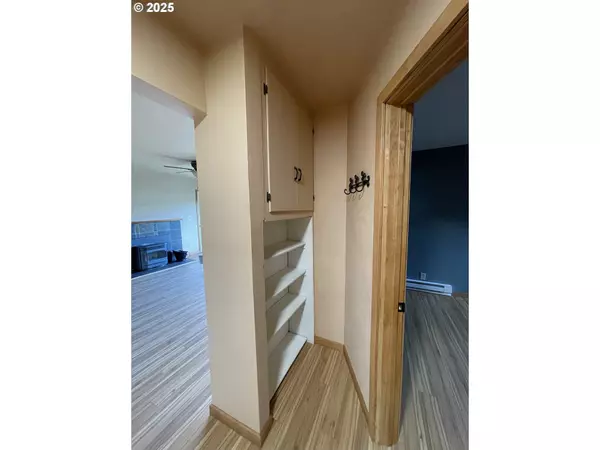 Reedsport, OR 97467,1820 DOGWOOD AVE