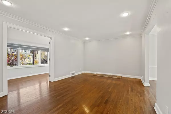 Millburn Twp., NJ 07041,38 Cypress St