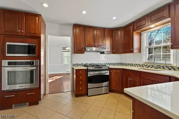 Millburn Twp., NJ 07041,38 Cypress St