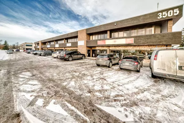 Calgary, AB T1Y 5Y9,3505 32 ST NE