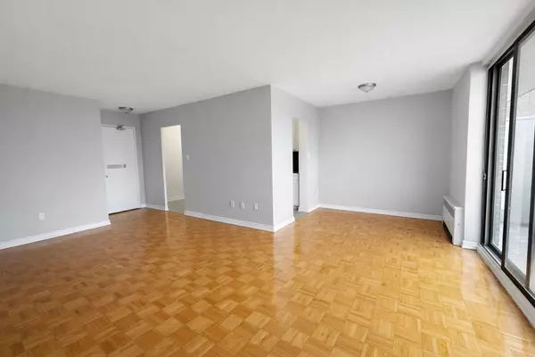 Toronto E09, ON M1G 1A2,35 Confederation DR #603