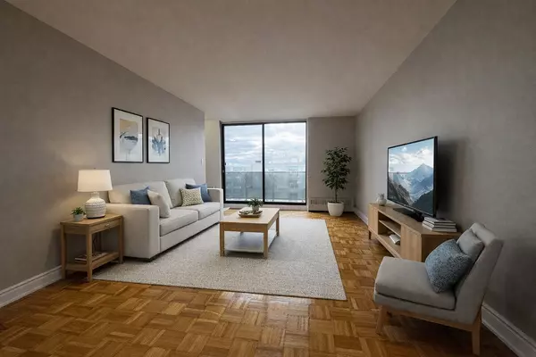 Toronto E09, ON M1G 1A2,35 Confederation DR #715