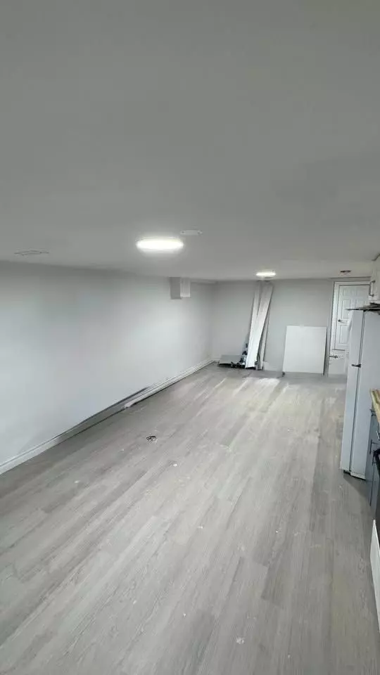 Clarington, ON L1C 1B8,24 parkway CRES