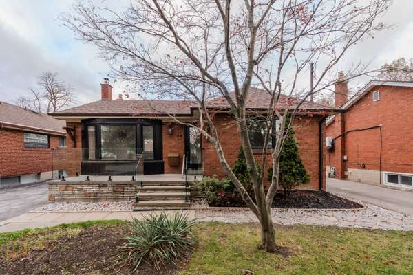 44 Robertsfield CRES #Main, Toronto E04, ON M1R 2X3