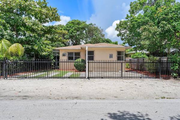 7530 NE 3rd Ave, Miami, FL 33138