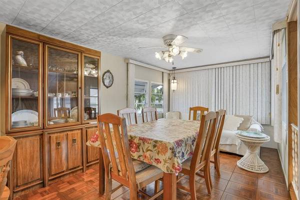 Davie, FL 33324,8573 SW 16th St