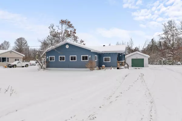 1088 Lutterworth Pines RD, Minden Hills, ON K0M 2K0