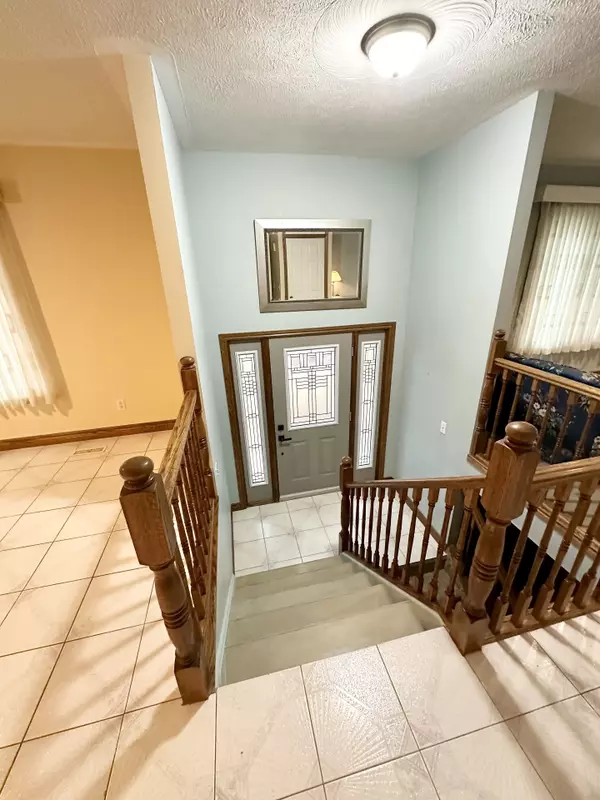 Tillsonburg, ON N4G 1J7,86 GLENDALE DR E