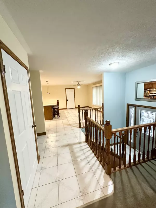 Tillsonburg, ON N4G 1J7,86 GLENDALE DR E