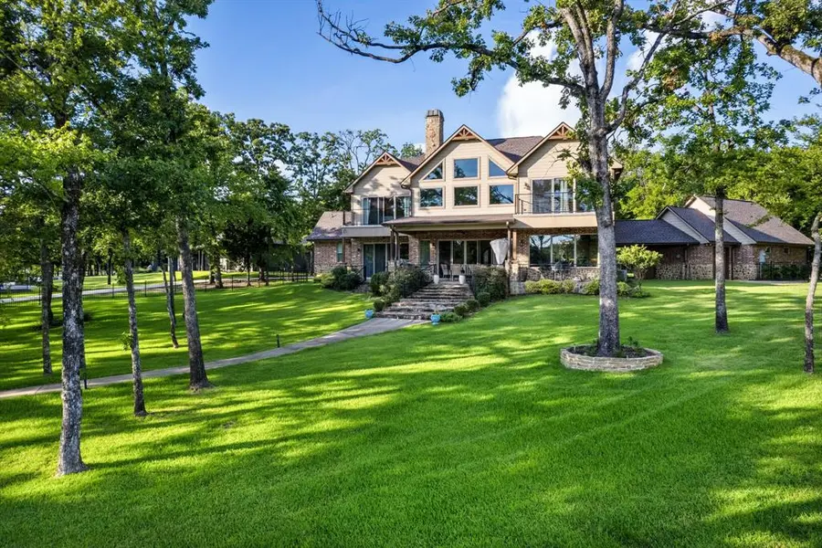 211 Sandpiper Drive, Mabank, TX 75156