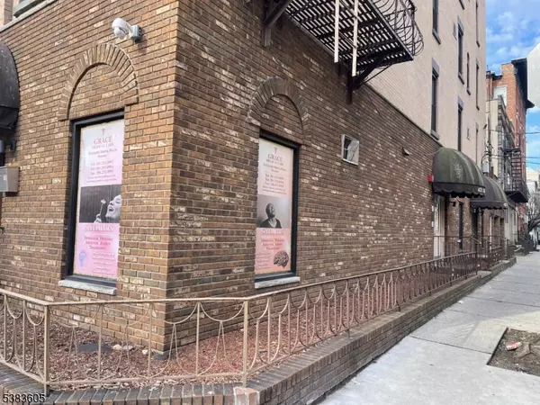 Hoboken City, NJ 07030,422 Grand St