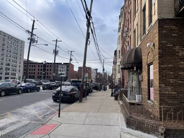 Hoboken City, NJ 07030,422 Grand St