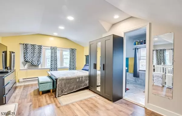 Newark City, NJ 07106,86 Mead St