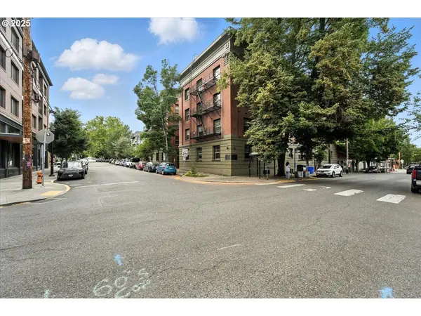 Portland, OR 97210,2109 NW IRVING ST #211