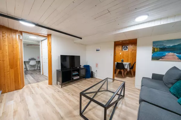 Kitchener, ON N2H 1E4,184 Weber ST E #1