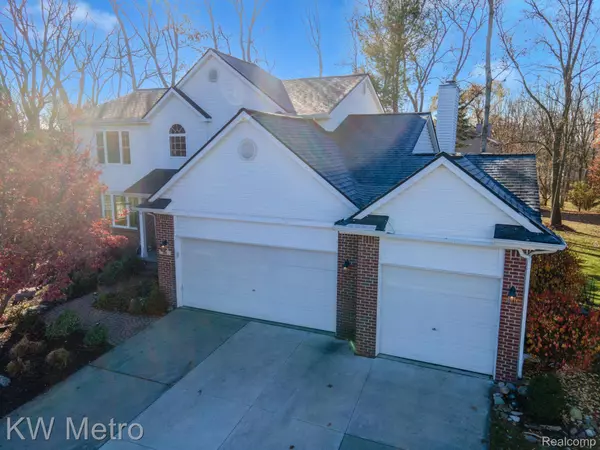 Walled Lake, MI 48390,301 Ryan CT