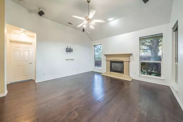 Dallas, TX 75249,7042 Hedgebrook Drive