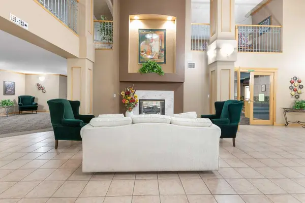 Calgary, AB T3H 3R6,6868 Sierra Morena BLVD SW #326