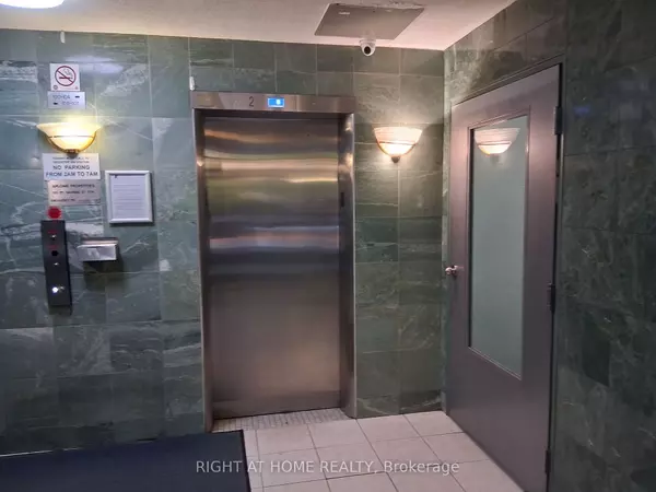 Toronto C02, ON M5R 2M6,191 St George ST #407