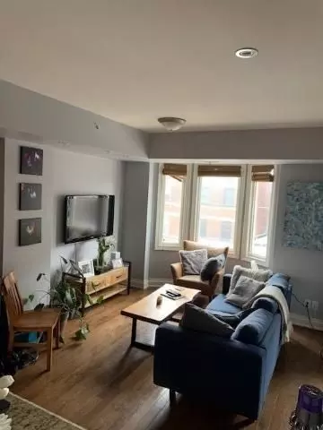 Toronto C01, ON M6G 1B5,623 College ST #301