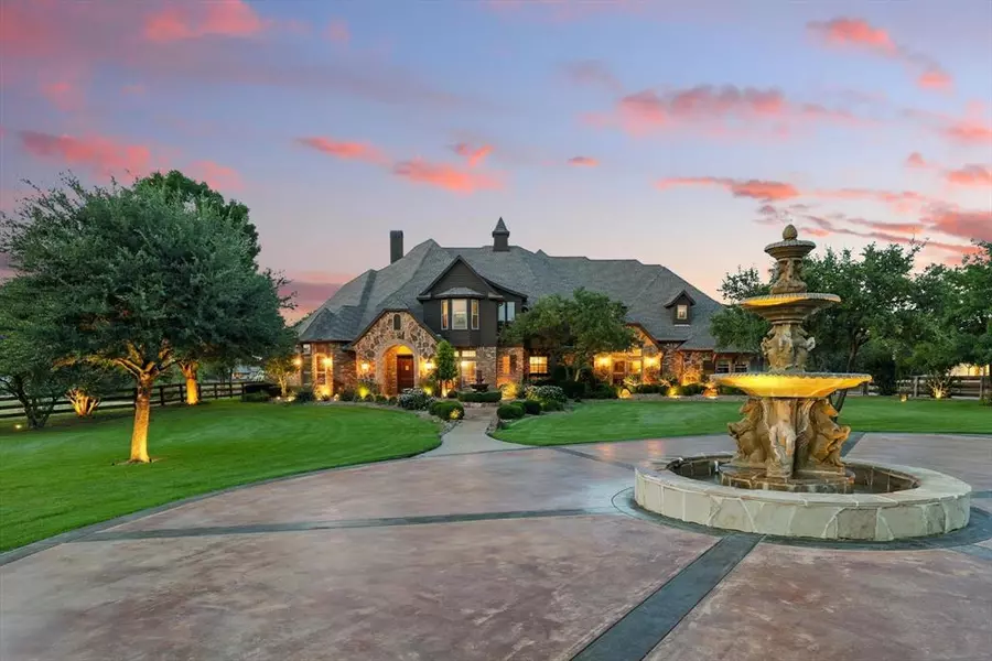 2 Groves Circle, Argyle, TX 76226