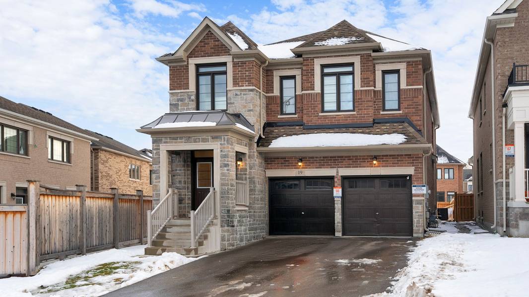 19 Meadow Vista CRES, East Gwillimbury, ON L9N 0T4